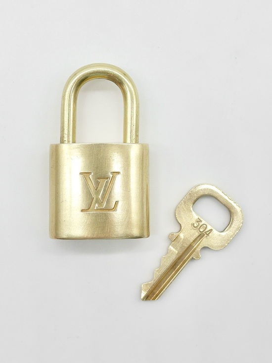Louis Vuitton Accessories - 🍓LV Lock and Key #304